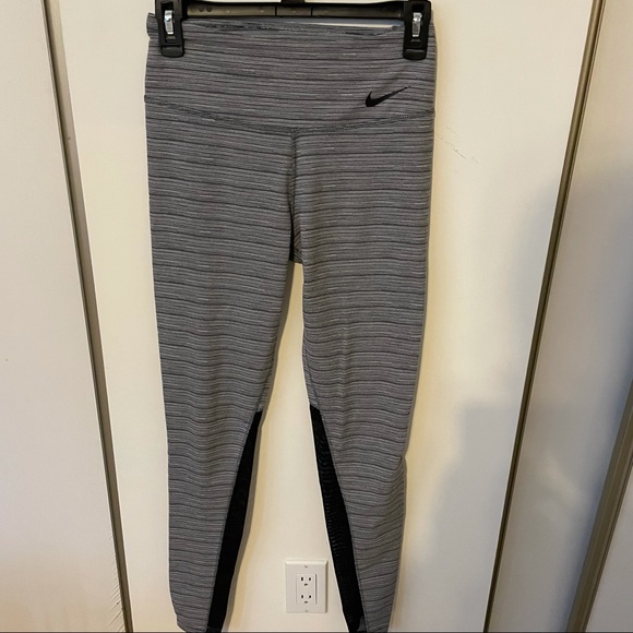 Sport leggins NIKE - Picture 1 of 3